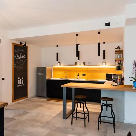 Tommyhouse Guest house *